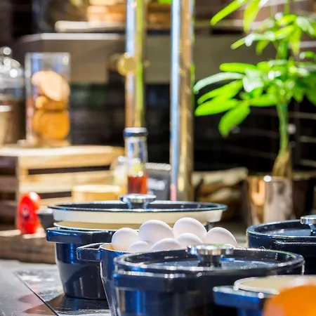 Ξενοδοχείο Radisson Blu 4*