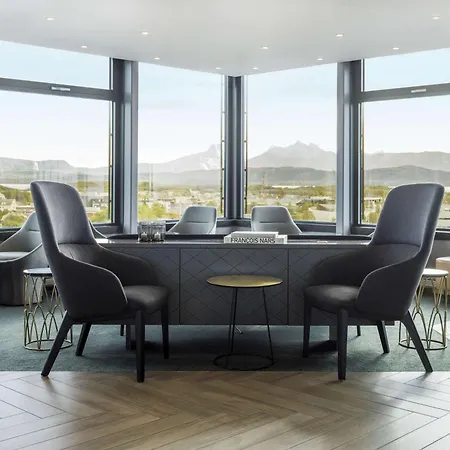 Ξενοδοχείο Radisson Blu 4*